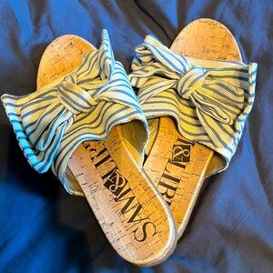 Sam & Libby size 8 sandals. Light wear! Super cute for summer or beach scenes 🌊
